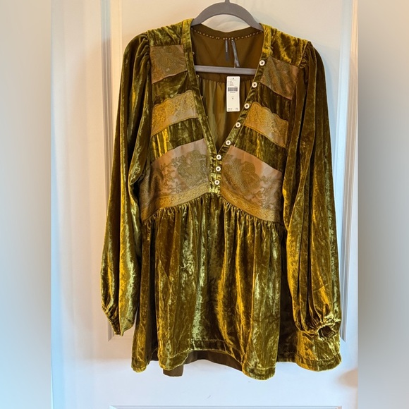 Anthropologie Gold Velvet Blouse - Picture 11 of 13